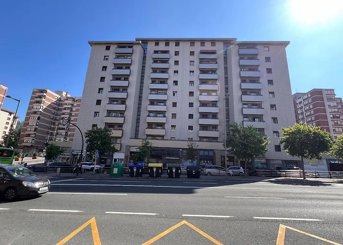 Bright In Parque Etxebarria With Parking Апартаменты *